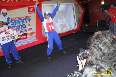 pemenang kompetisi safety riding ke 8 kategory Instruktur 8