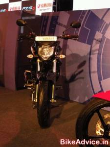 Yamaha-FZ-S-V2-Pics-front