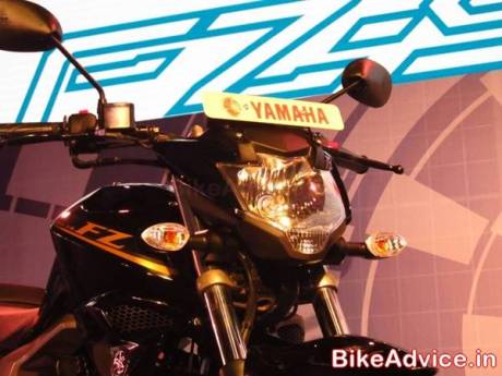 Yamaha-FZ-S-V2-Pics-headlamp