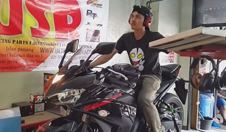 Yamaha R15 dengan knalpot RX8 New TriOval RC11