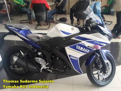 Helm standar Yamaha R25 6