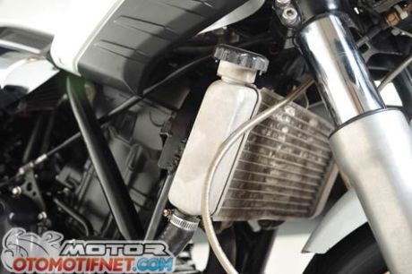 Honda Tiger Revo pakai mesin Honda CBR250R 4
