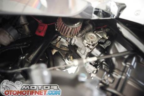 Honda Tiger Revo pakai mesin Honda CBR250R 5