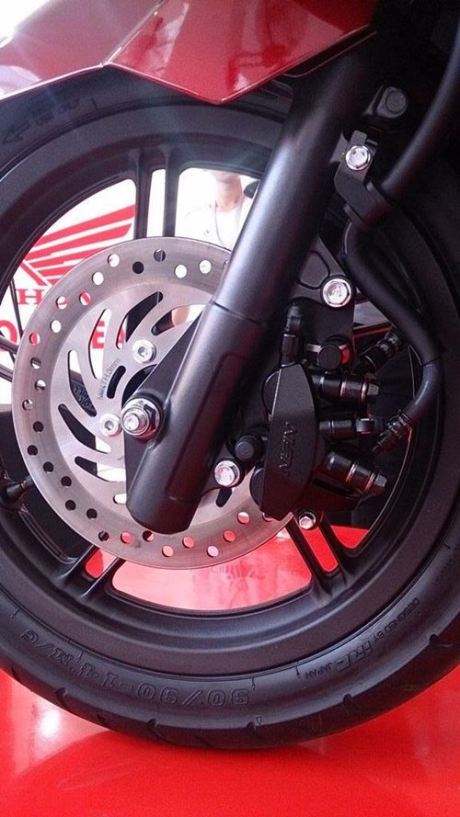 kaliper rem depan 3 piston All New Honda PCX 150 2015 launch Indonesia 12