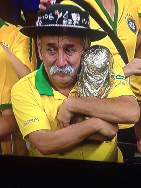 Kesedihan Warga Brazil setelah gagal melaju ke semifinal piala dunia 2014 5