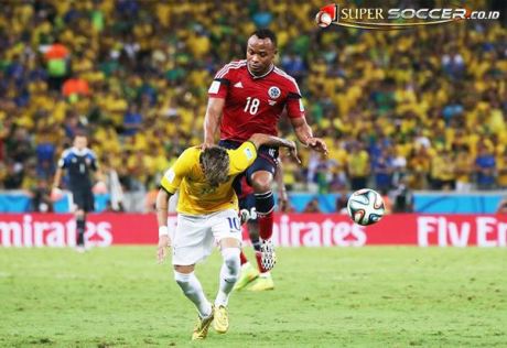 Neymar Cedera Tulang Belakang di Brazil  7