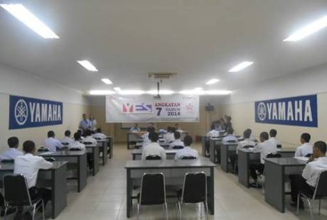 PEMBUKAAN YAMAHA ENGENEERING SCHOOL (YES 7 SURABAYA) 3