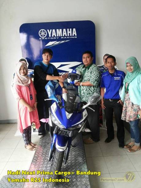 Yamaha YZF-R25 bandung