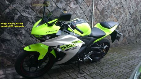 Yamaha YZF-R25 warna hijau stabilo 0