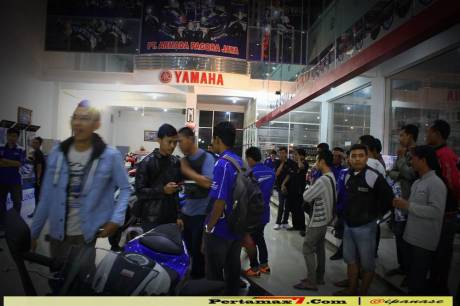 armada motor show yamaha geber R1