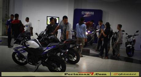 armada motor show yamaha R25