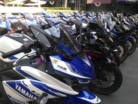 launching yamaha R25 di surabaya bisa beli tanpa indent 2