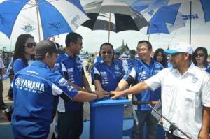 Manajemen Yamaha Indonesia di opening seri 5 Yamaha Cup Race di sirkuit Lanud Tabing Padang Sumatera Barat