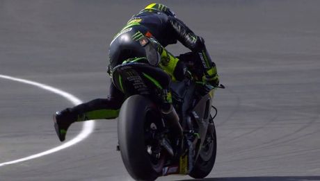pol espargaro near miss on motogp indianapolis 2014