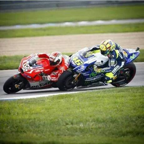 Rossi seruduk dovizioso