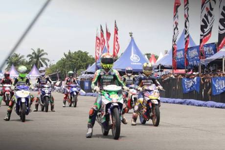 Seri 4 Yamaha Cup Race di sirkuit ex Bandara Polonia Medan