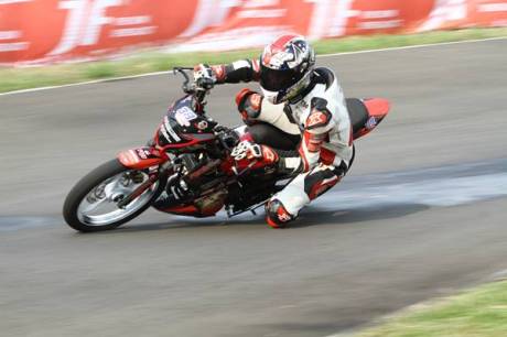 Suzuki Satria FU150 Raja Sirkuit Sentul International Kartin 1
