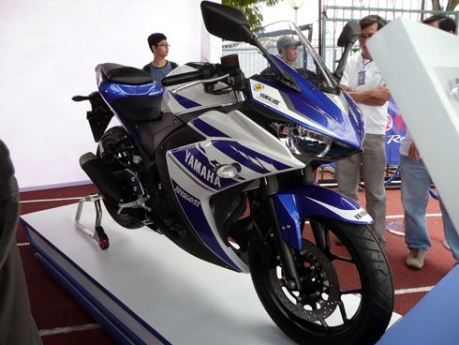 Yamaha-R25-Vietnam-1