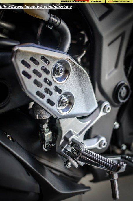 Yamaha YZF-R25 Blue pertamax7.com Indonesia 5