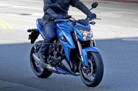 081114-2015-suzuki-gsx-s1000-spy-photos-08