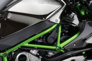 kawasaki-ninja-h2r-21-600×400