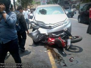 Kecelakaan Beruntun di pasar kuncen yogyakarta&nbsp;0