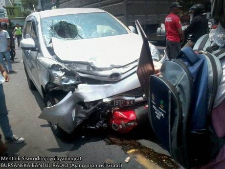 Kecelakaan Beruntun di pasar kuncen yogyakarta 2