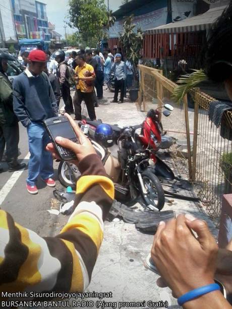 Kecelakaan Beruntun di pasar kuncen yogyakarta 3