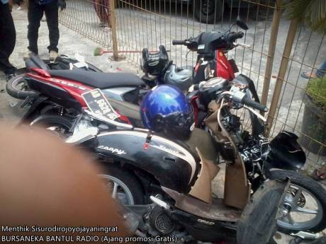 Kecelakaan Beruntun di pasar kuncen yogyakarta 5