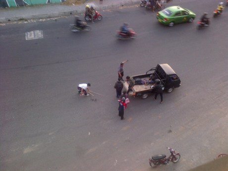 kecelakaan motor di flyover jombor jogja