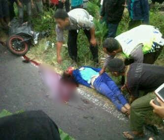 Kecelakaan Yamaha R15 VS Honda Beat Magetan 5