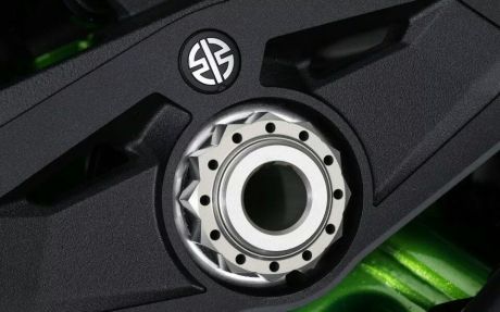 leaked kawasaki ninja H2 race version triple clamp
