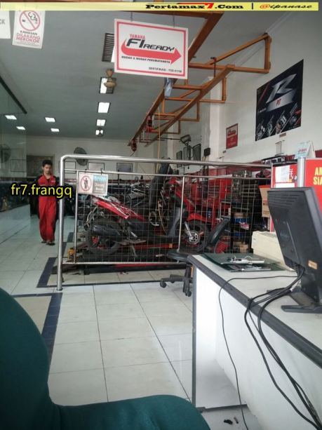 Pit khusus R series dipakai service yamaha Non R series 0