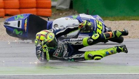 Valentino Rossi Crash on Aragon 2014 1