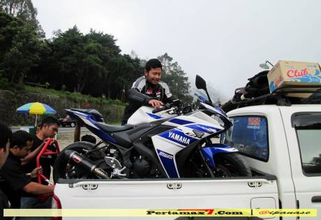 Yamaha YZF-R25 Indonesia
