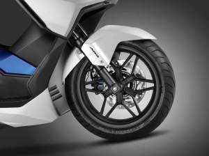 2015-Honda-Forza-125-007