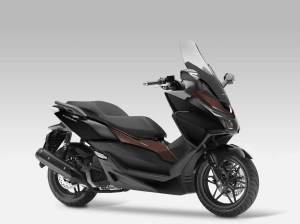 2015-Honda-Forza-125-010