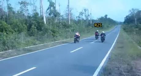 adu drag test yamaha R25 vs Kawasaki Ninja 250 2