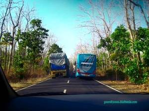 Aksi Ngeblong nekat Bus antar provinsi&nbsp;3