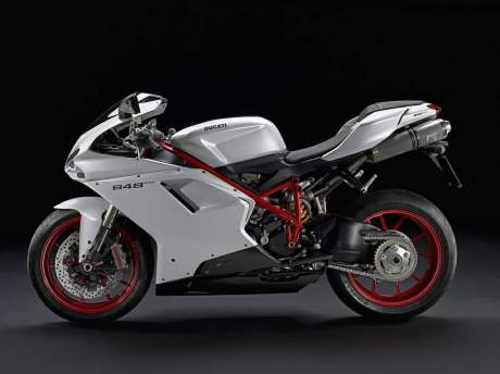 Ducati 848 Evo 11 b