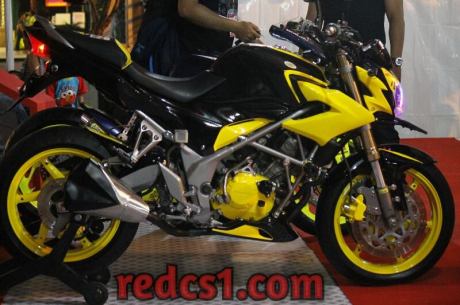 modifikasi HOnda CB150R kuning Bumblebee