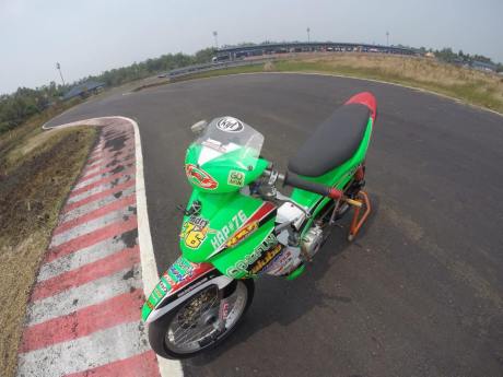 Sirkuit Skyland Sekayu Ditambal Semen membahayakan pebalap 5