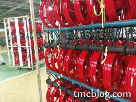 velg honda CB150R streetfire 2015 di cat warna merah