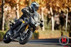 2015-Yamaha-FJ09_action_8