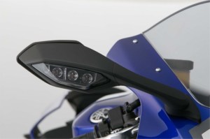 2015-Yamaha-YZF-R1-37