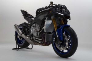 2015-Yamaha-YZF-R1-46