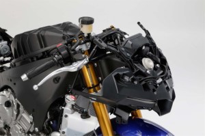 2015-Yamaha-YZF-R1-47