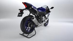 2015-Yamaha-YZF-R1-EU-Race-Blu-Detail-009