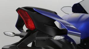 2015-Yamaha-YZF-R1-EU-Race-Blu-Detail-015