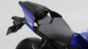 2015-Yamaha-YZF-R1-EU-Race-Blu-Detail-017